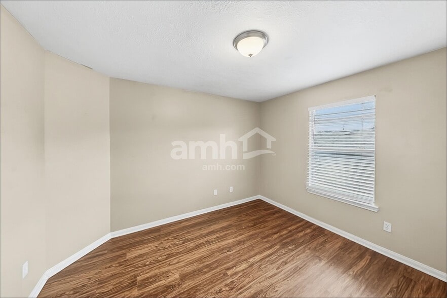 Building Photo - 15822 Parmley Creek Ct