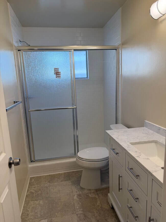 Building Photo - Kent/Pal