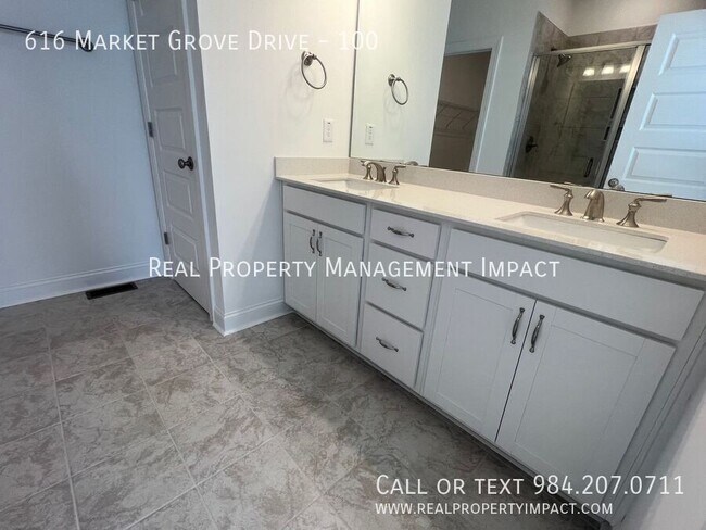 Building Photo - 616 Mkt Grv Dr