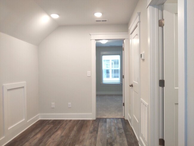 Building Photo - Beautiful Home located in the McKee Grove ...