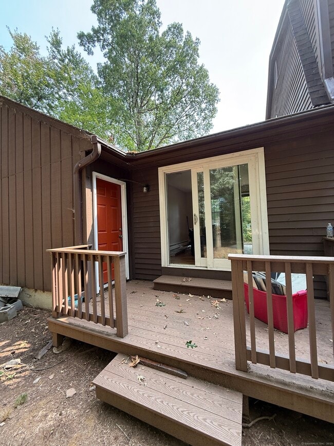 Building Photo - 276 Carriage Way