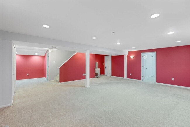 Building Photo - 3381 Cromwell Rd