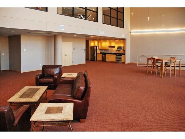 Building Photo - 401 N 2nd St