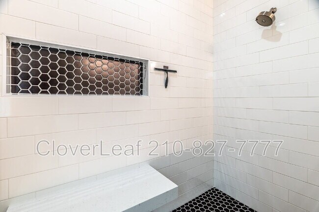 Building Photo - 335 Charon Point