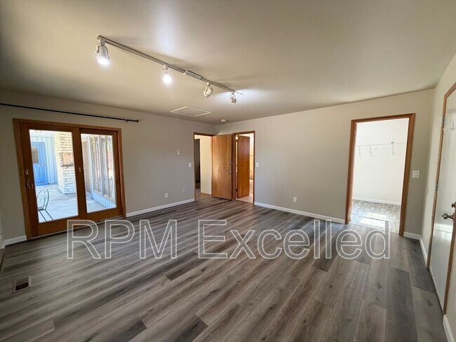 Building Photo - 30827 21st Ave SW