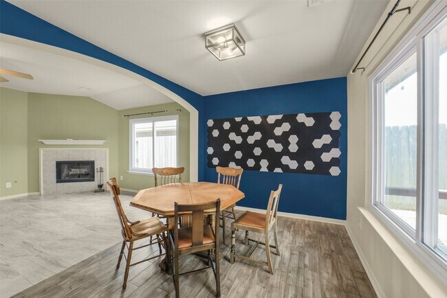 Building Photo - 14606 Vaughnville Dr