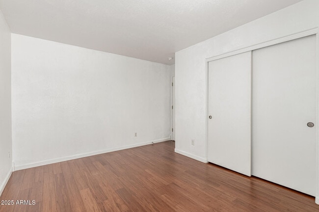 Building Photo - 12823 W Ash St