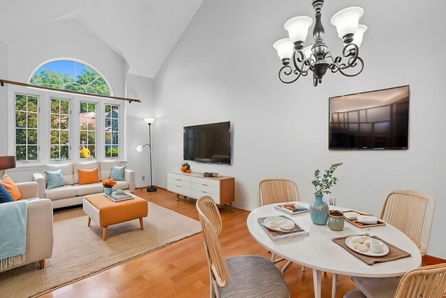 Building Photo - 237 South St