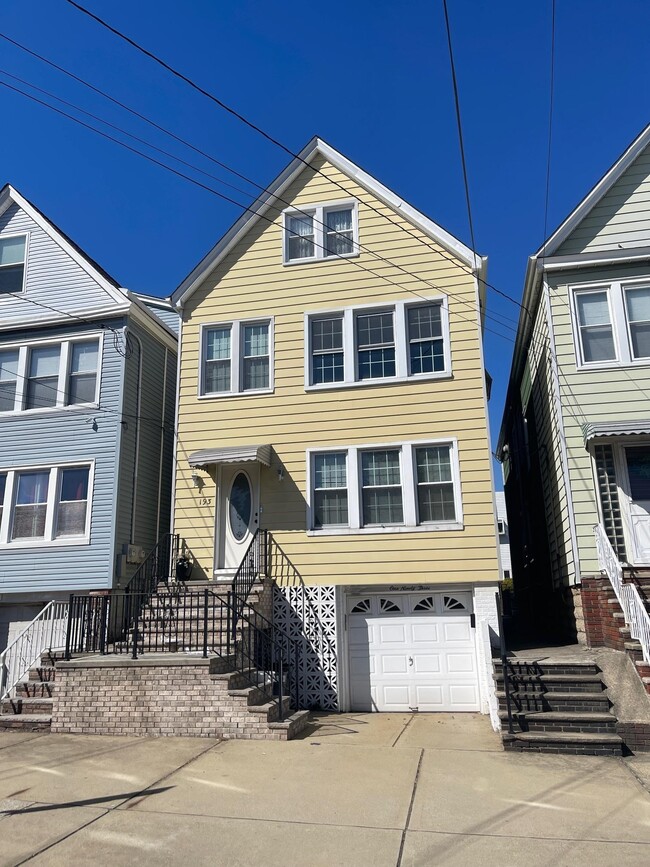 Primary Photo - 193 Avenue C