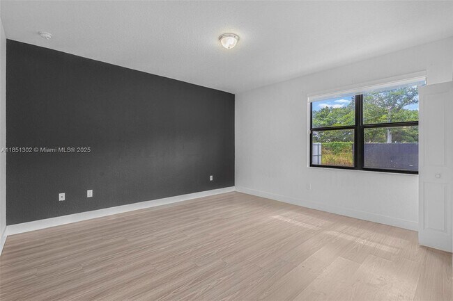 Building Photo - 21465 SW 125th Psge