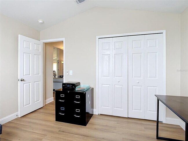 Building Photo - 1128 Pinedale Dr