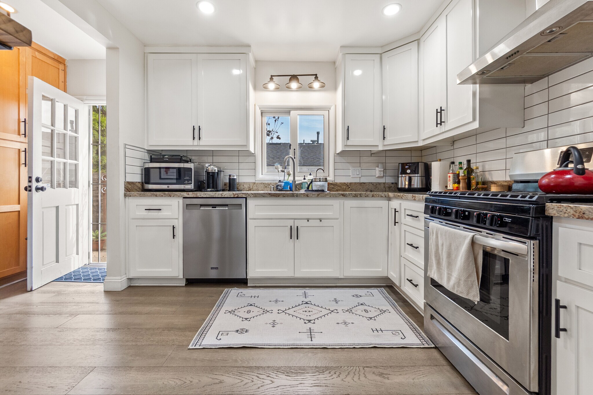 Building Photo - 529 Isabel St