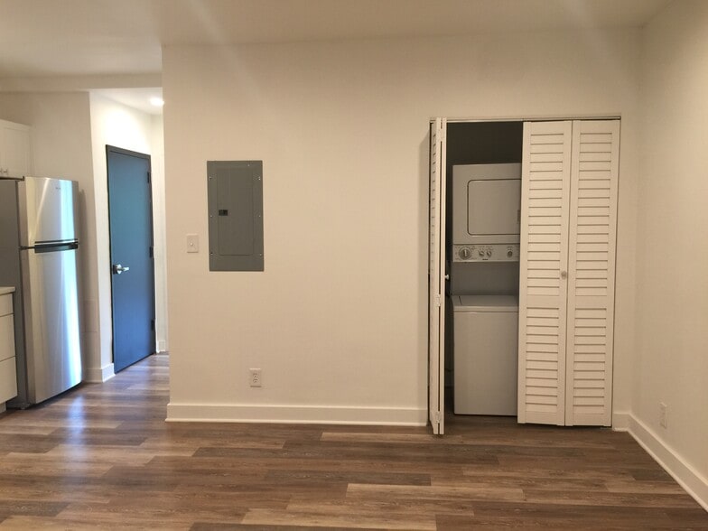 Building Photo - 1314 Orren St NE