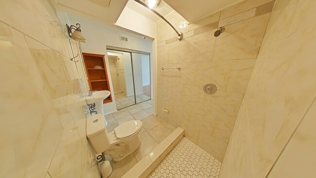 Building Photo - 380 2nd Ave N