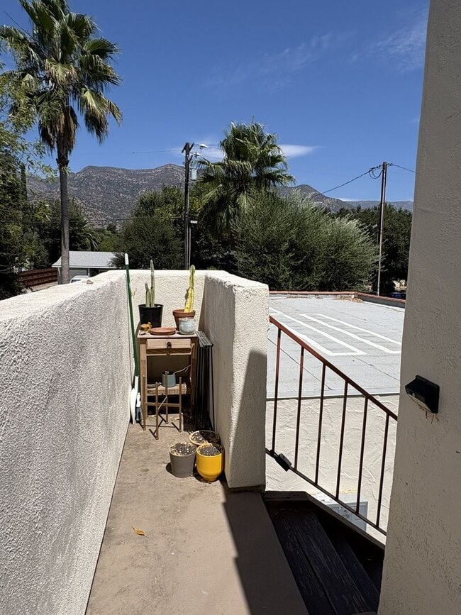 Building Photo - 503 E Aliso St