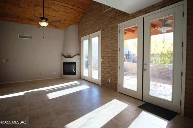 Building Photo - 10514 E Seven Generations Way