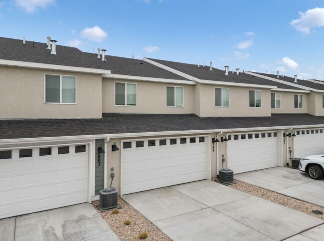 Building Photo - Now Leasing: 4-Bed, 2.5-Bath Home in Viney...