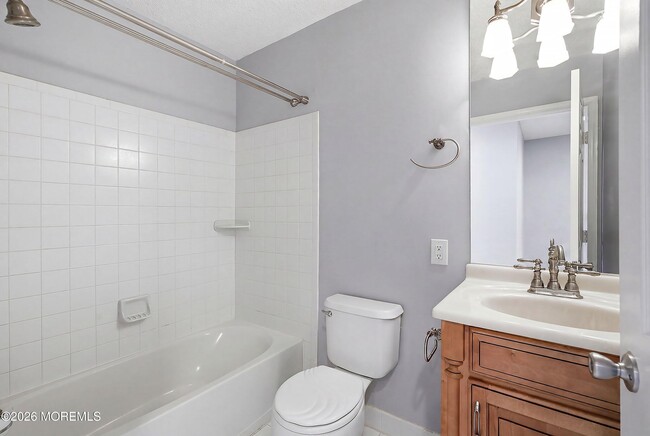 Building Photo - 702 Carnation Dr