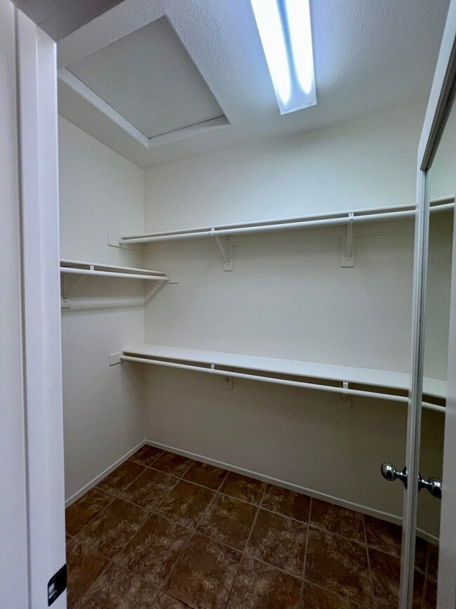 Building Photo - 728 Mira Grande
