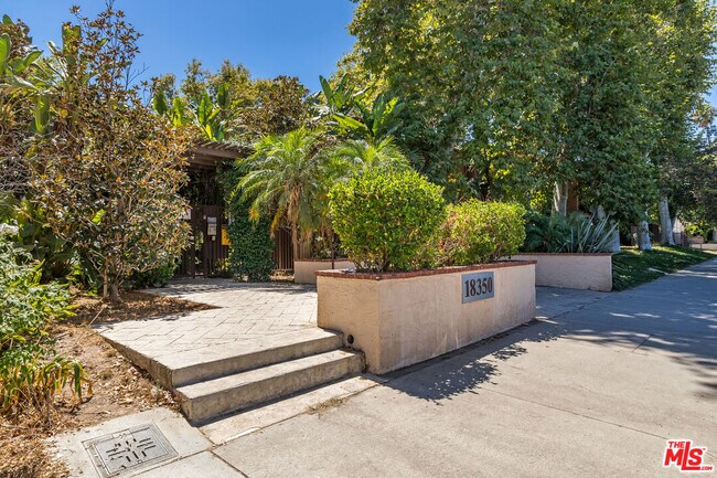 Building Photo - 18350 Hatteras St