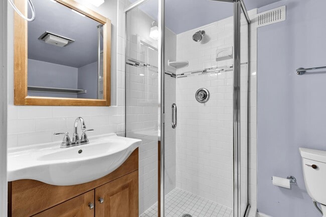 Building Photo - 3011 S Buchanan St