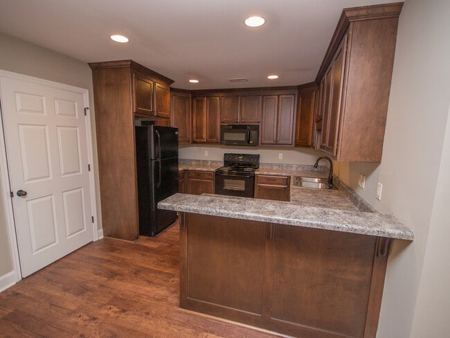 Building Photo - 25260 Everblake Dr