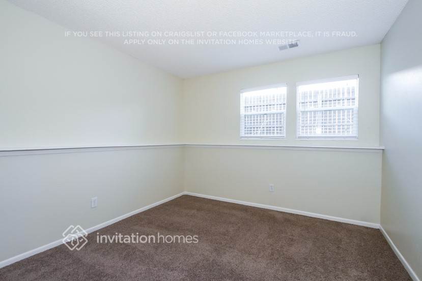 Building Photo - 455 Hickory Pl