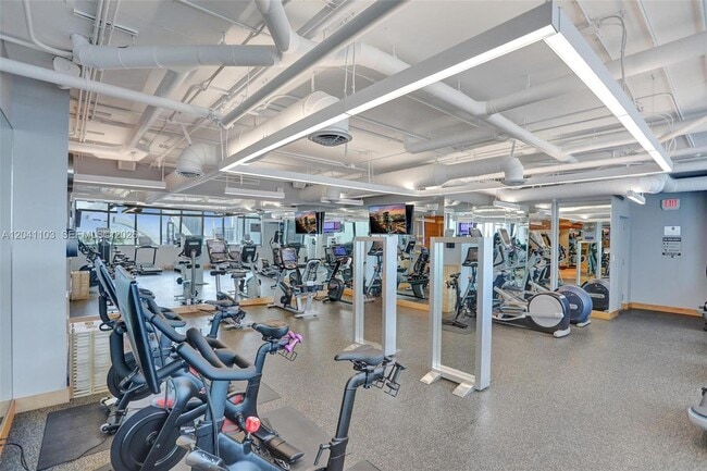 Building Photo - 900 Biscayne Blvd