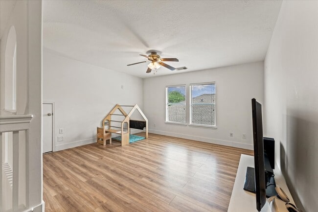 Building Photo - 3406 Bremerton Falls Dr