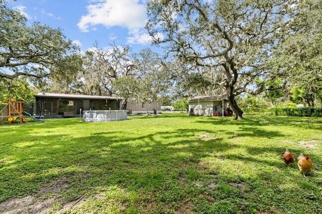 Building Photo - 13920 Hillcrest Dr