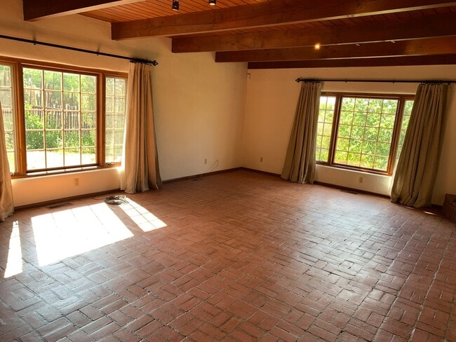 Building Photo - 641 Garcia St