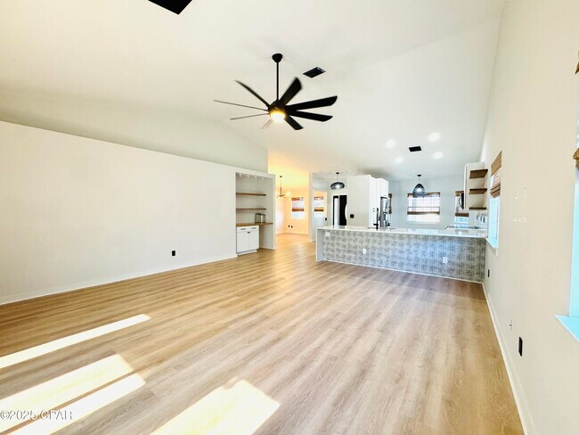 Building Photo - 205 Covington St