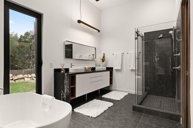 Building Photo - 14707 Little Fox Trail