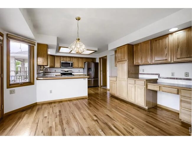 Building Photo - 557 Trailwood Cir