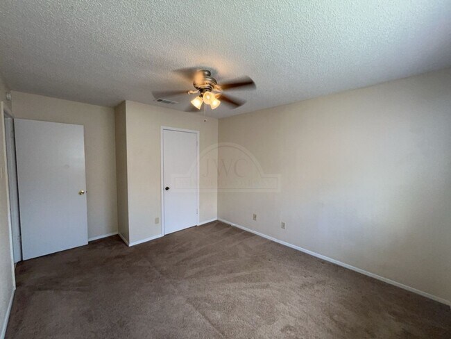 Building Photo - 1510 Rose Ave