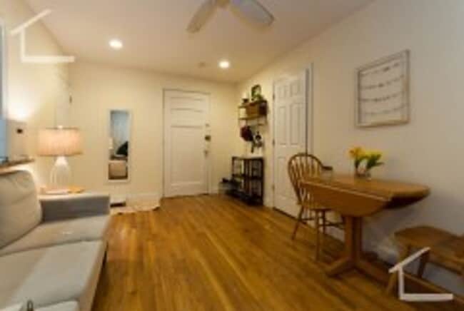 Building Photo - 4Bed 2Bath in Brookline - 9/1/26 (H&HW Included - Parking Available)