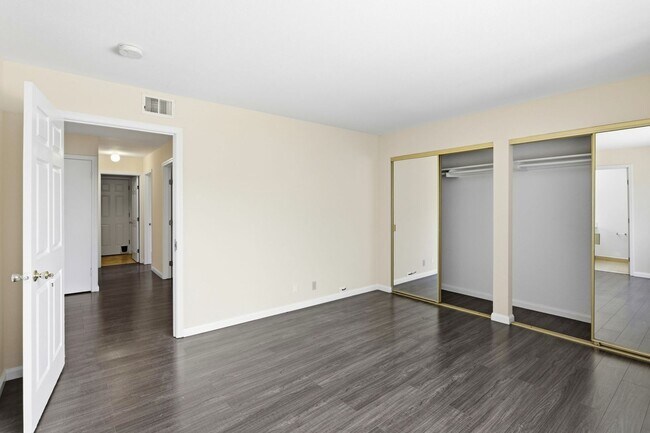 Building Photo - Wow! What a Great Home! Available Now!