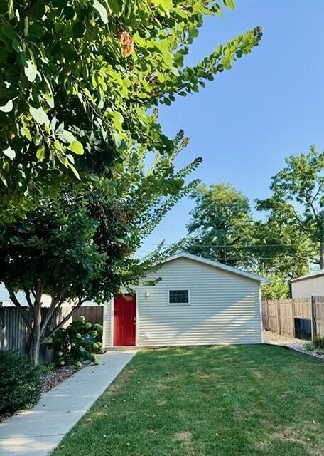 Building Photo - 402 Southwood Ave