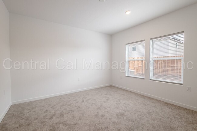 Building Photo - 4 Bedroom/2 Bath Home with Paid Solar in the Southwest - $2545 Per Month!