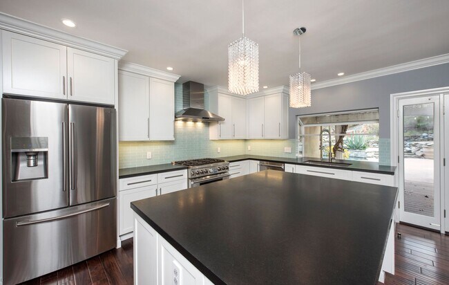 Building Photo - Stunning Resort-like Pleasanton Home