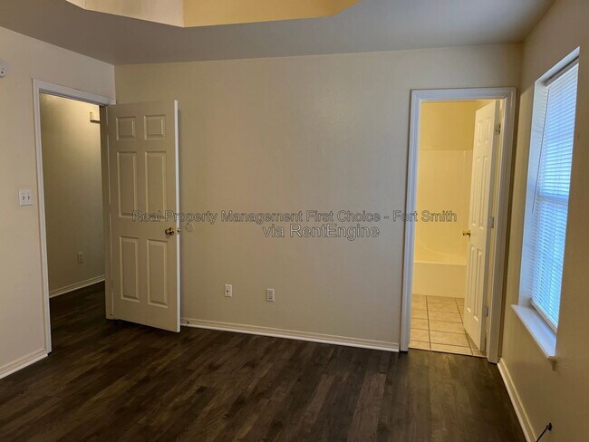 Building Photo - 3509 Price Cir