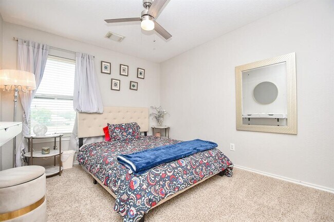 Building Photo - 25611 Winford Estate Dr