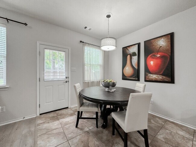 Building Photo - 3 Fairlee Ct