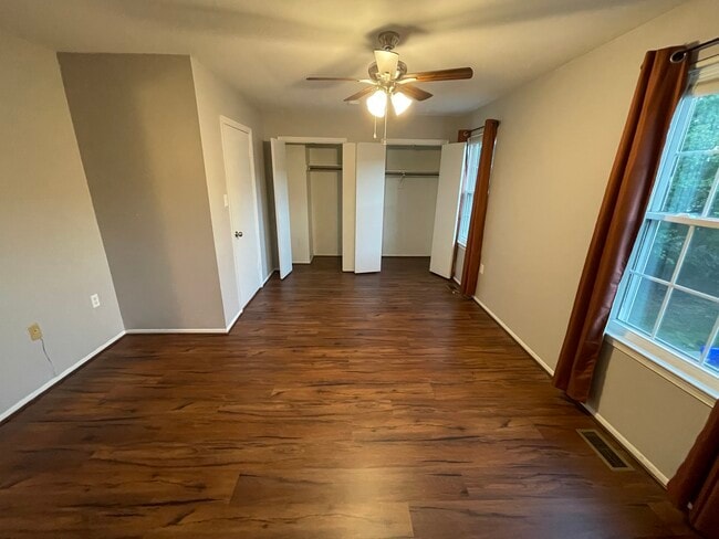 Building Photo - 15039 Cherrywood Dr