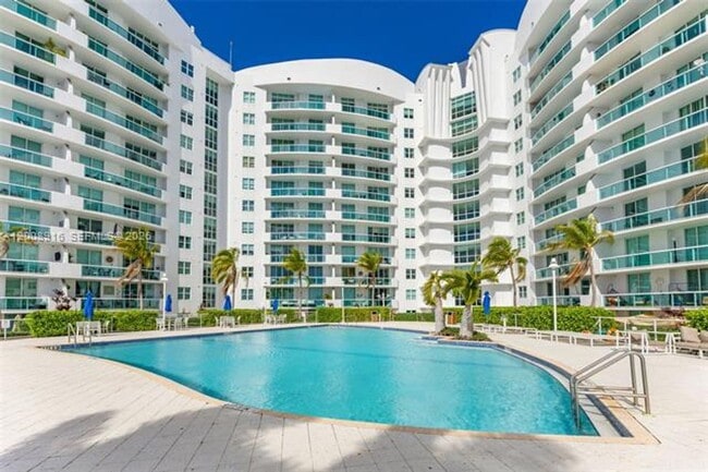 Building Photo - 7910 Harbor Island Dr