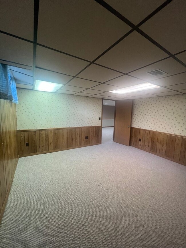 Building Photo - Lovely 2 Bedroom Southside Holland