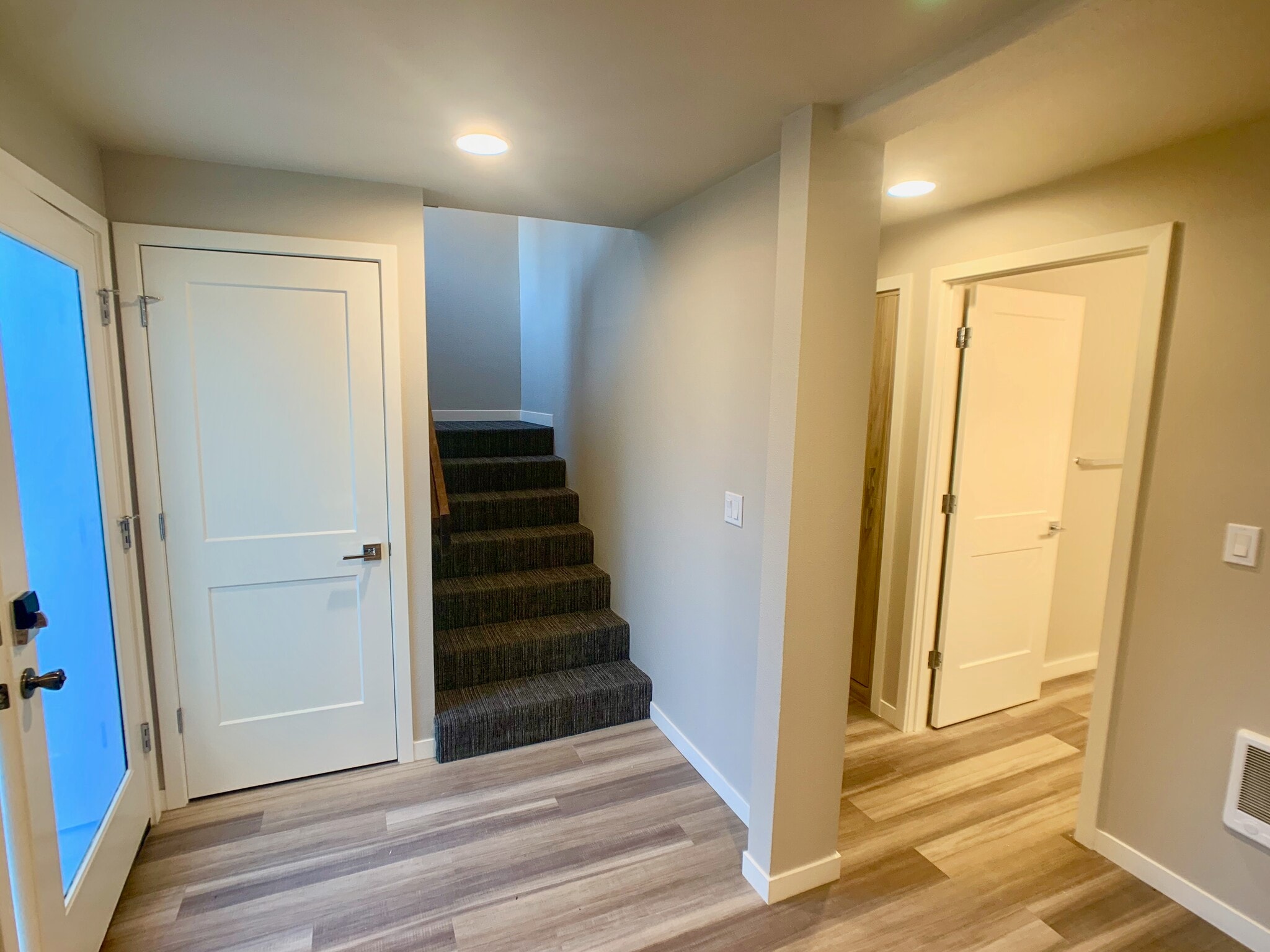 Building Photo - 204 9th NW St