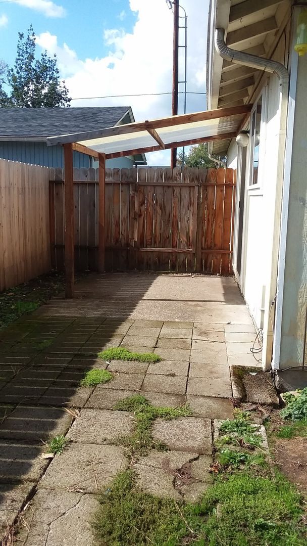 Building Photo - 461-463 S 49th Pl