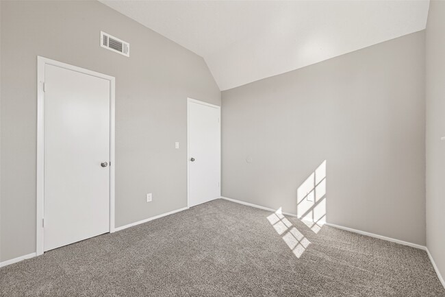 Building Photo - 10707 Staghill Dr