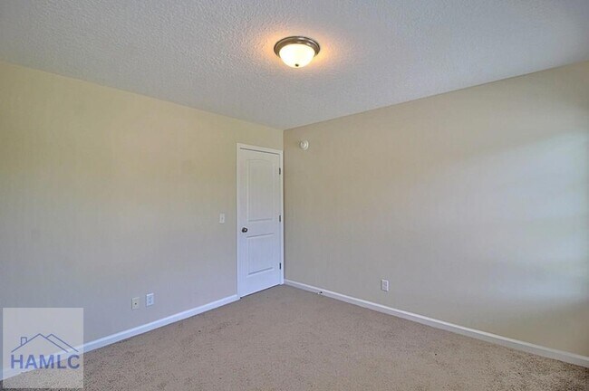 Building Photo - 260 Whippoorwill Wy NE